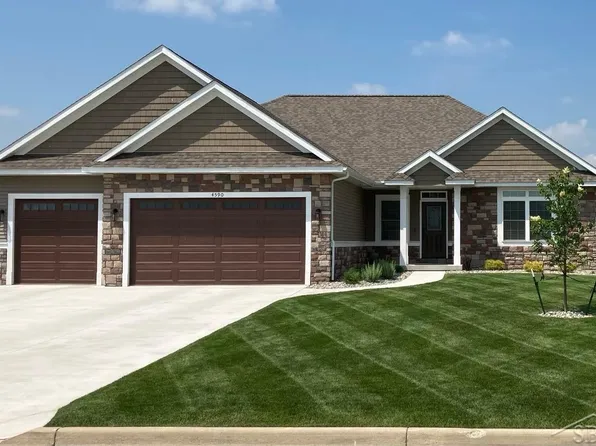 4590 Fieldstone Ln, Saginaw, MI 48603
