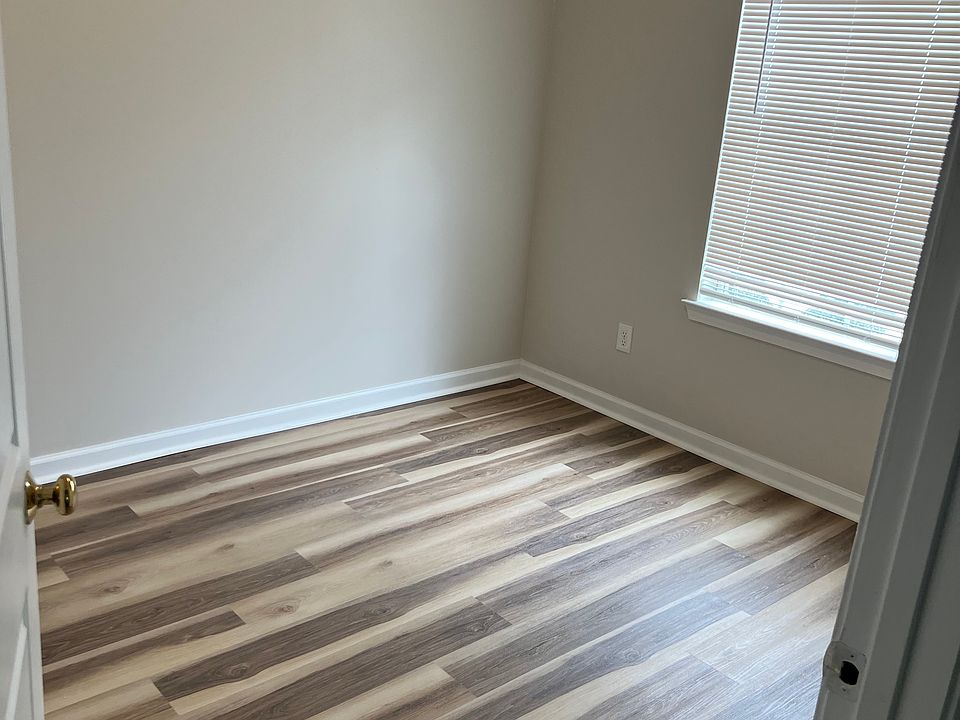 1st image of 1100 Stonehaven Cir