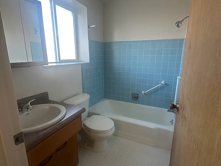 673 E 6th Ave N #9 — Photo 8