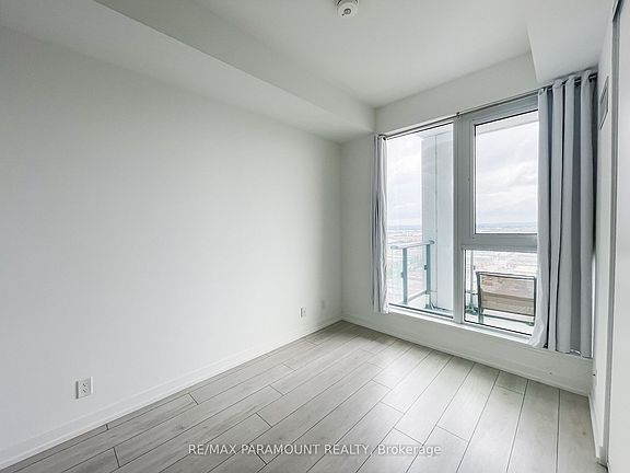 4th image of 950 Portage Pkwy #2215