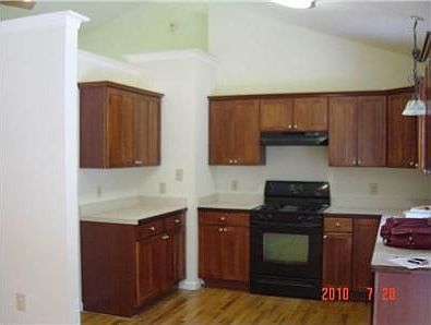 4th image of 100 Wilderness Ln