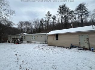 161 Gable Ln, Racine, WV 25165