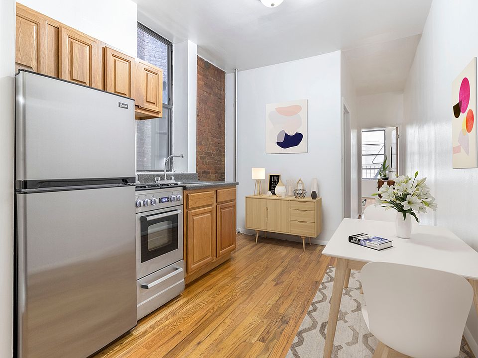 1st image of 176 W Houston St #25