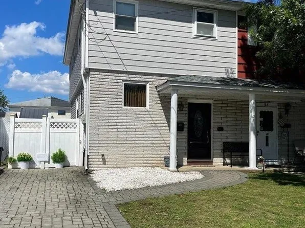 97 Amber St, Staten Island, NY 10306