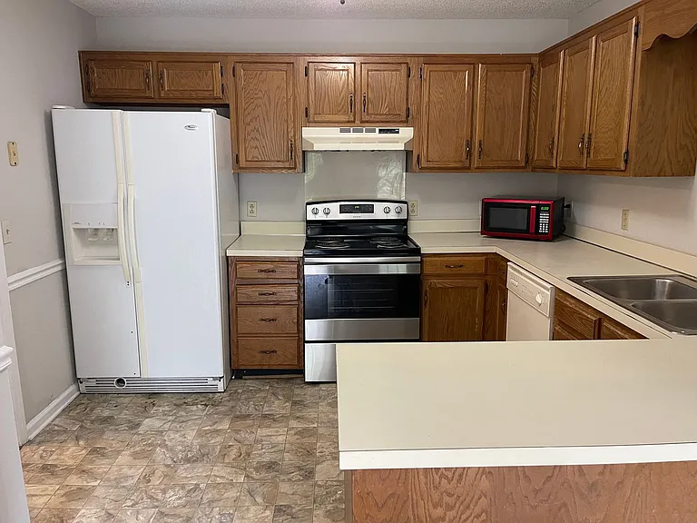 1812 Barnwell Ct — Photo 6