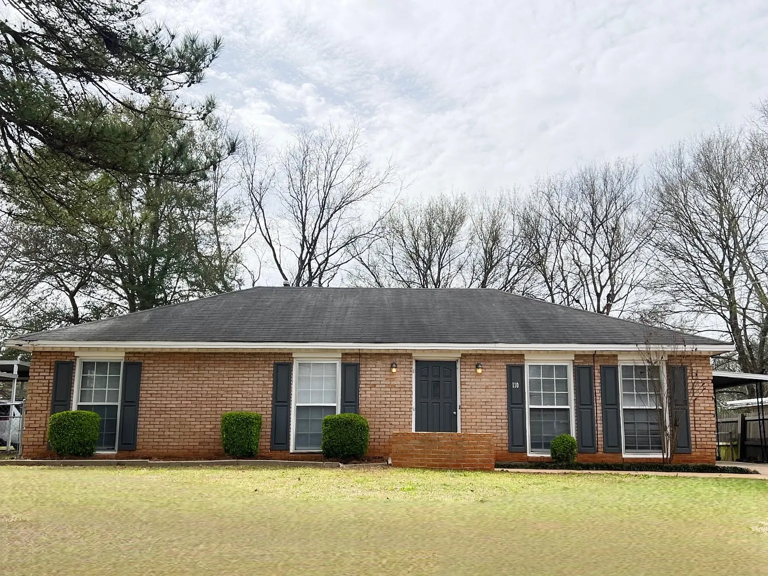 3 bed, 1.5 bath, 1582 sqft, $1,500 — Photo 1