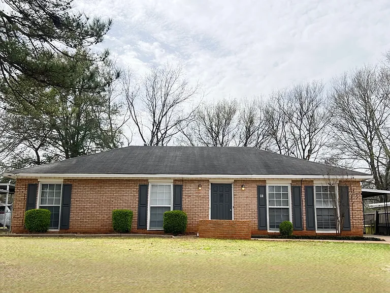 110 Beth Manor Dr — Photo 1