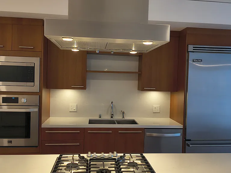 9 Macarthur Pl #N604 — Photo 9