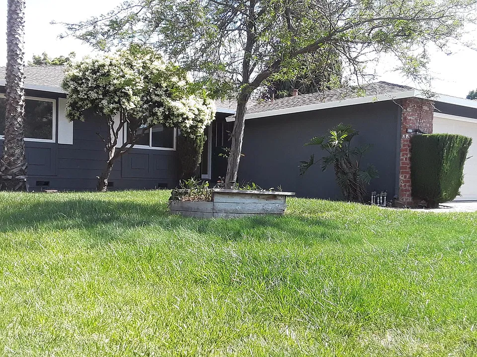 2038 Stonewood Ln