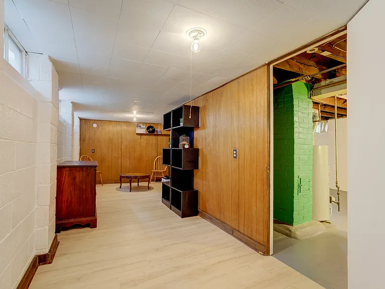835 Allen St — Photo 28