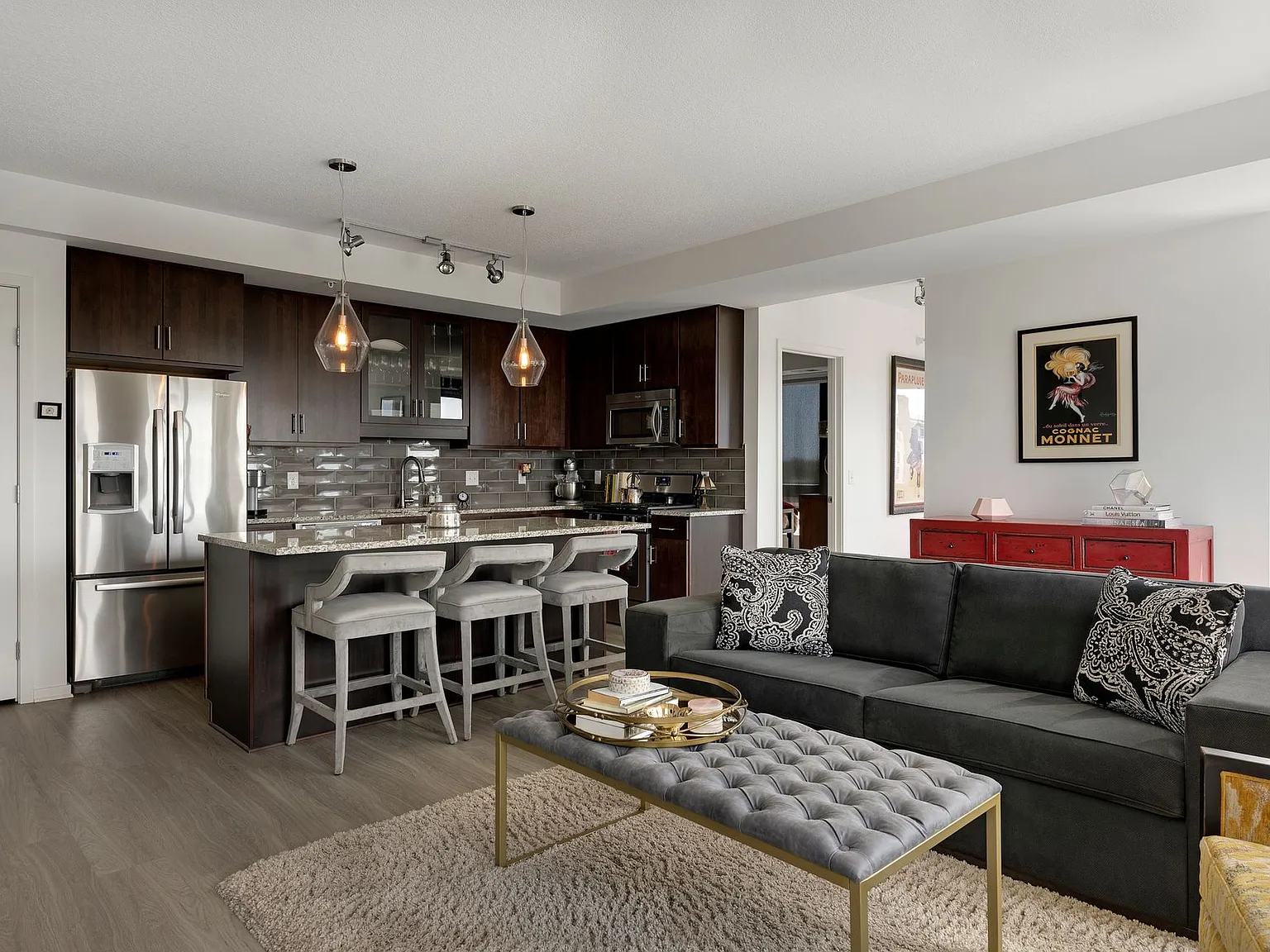Laguna Apartments — Photo 3