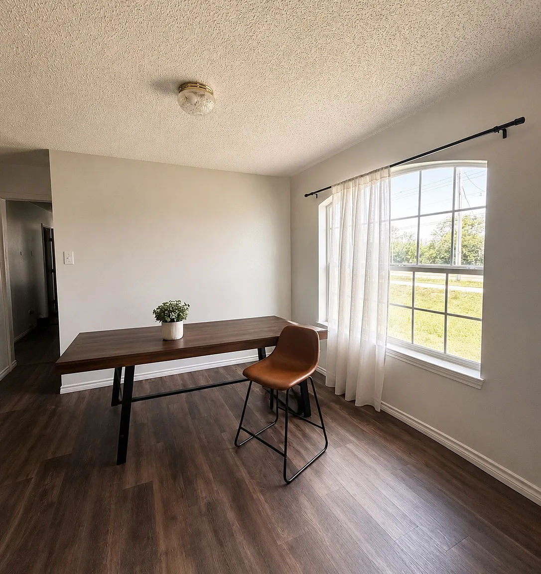 3 bed, 1400 sqft, $900 — Photo 4