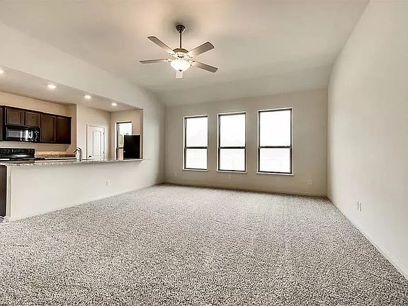 5th image of 816 Mallorie Ln