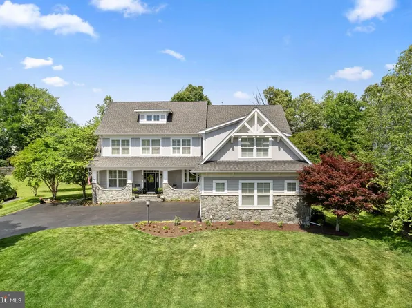 8328 Pine Knott Ct, Gainesville, VA 20155