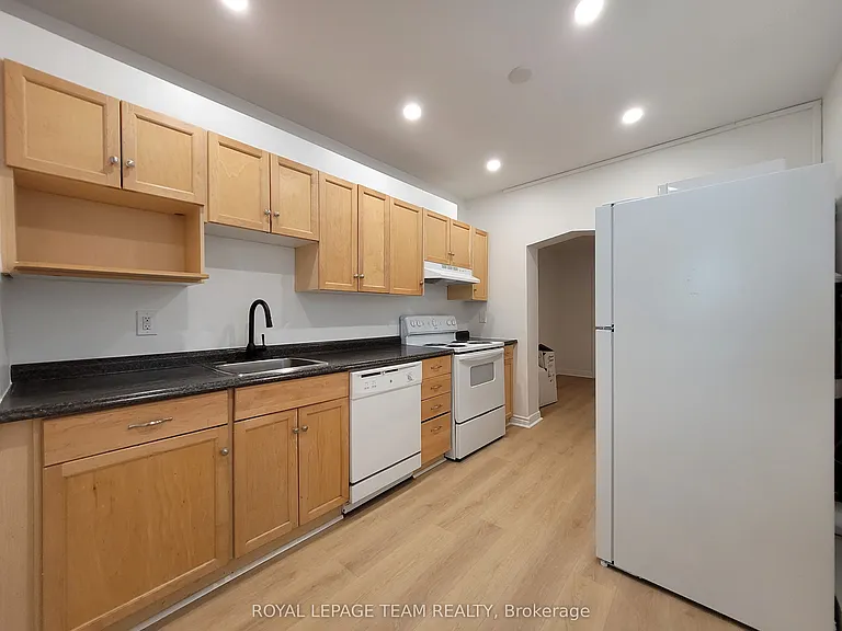 145 Saint Andrew St #1 — Photo 15