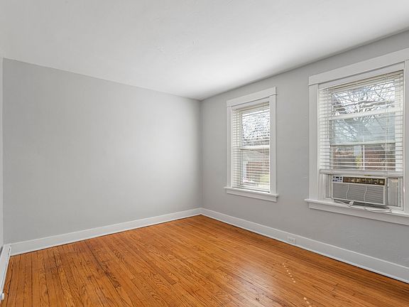 4th image of 3538-3540 Hereford St #1S3538