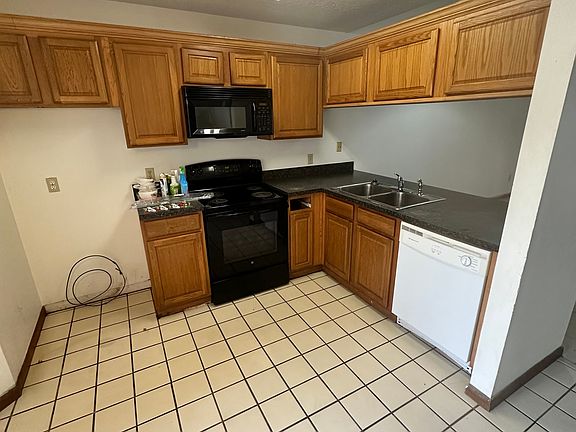 3rd image of 3556 Forest Branch Dr APT B