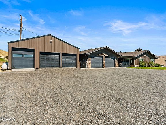5th image of 3672 N Wenas Rd