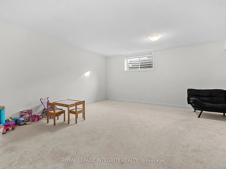 43 Finglas Ct — Photo 24