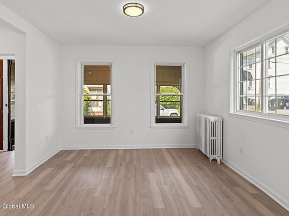 3rd image of 2 Plum Avenue