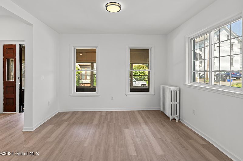 3rd image of 2 Plum Avenue
