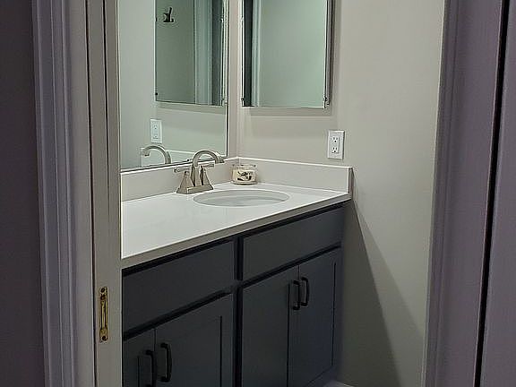 Bathroom vanity