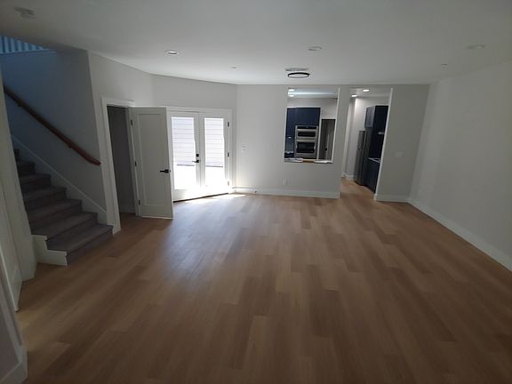 4th image of 2717 Swanston Oak Ln