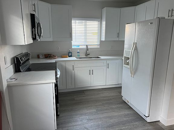 5th image of 3249 E 2nd St