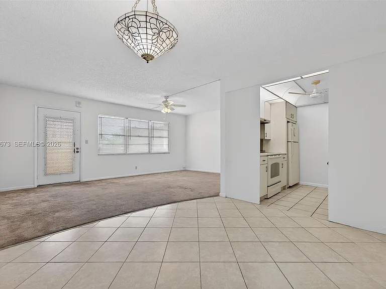 2401 Antigua Cir #E3 — Photo 10