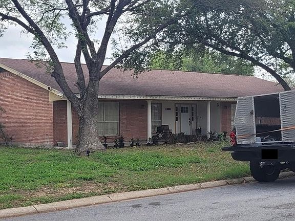 3rd image of 125 E Iris Ave