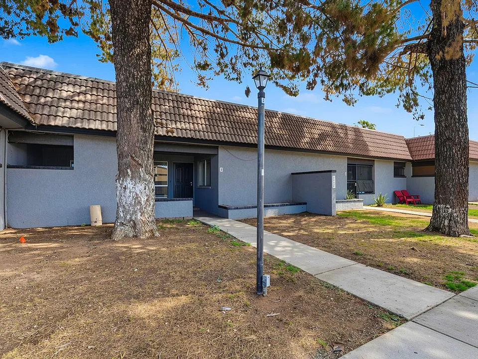 9007 W Elm St #3