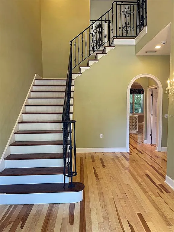 5 bed, 3.5 bath, 4085 sqft, $4,195 — Photo 2
