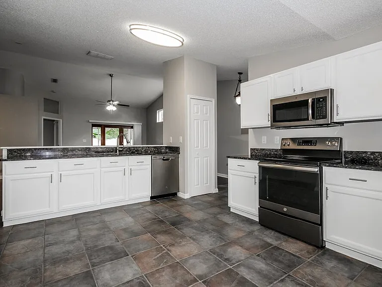 4022 Fontana Pl — Photo 8
