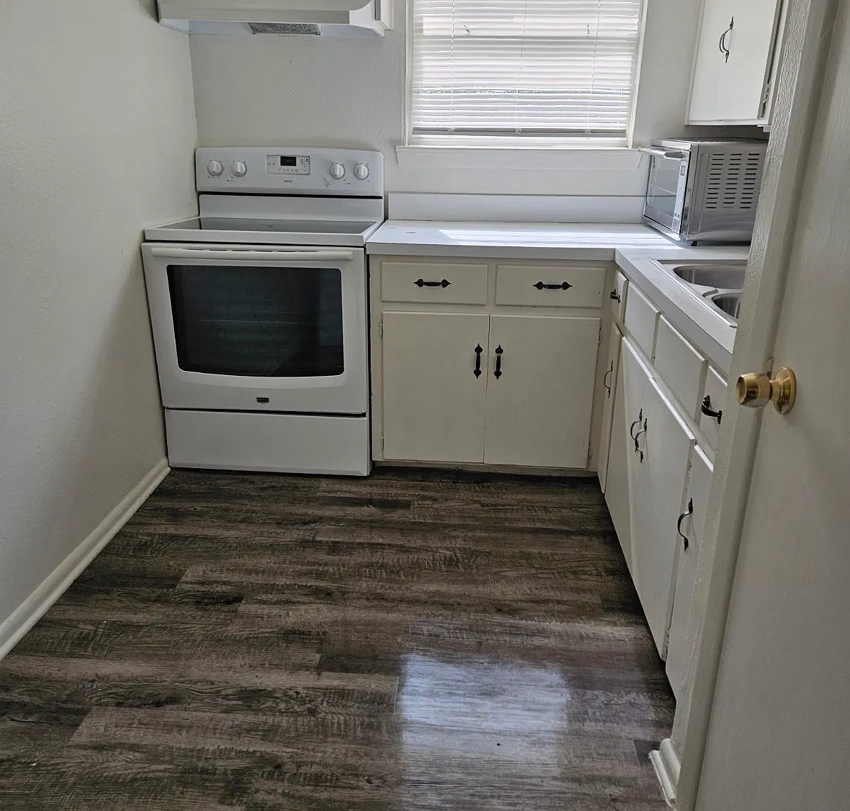 1002 Wood St — Photo 2