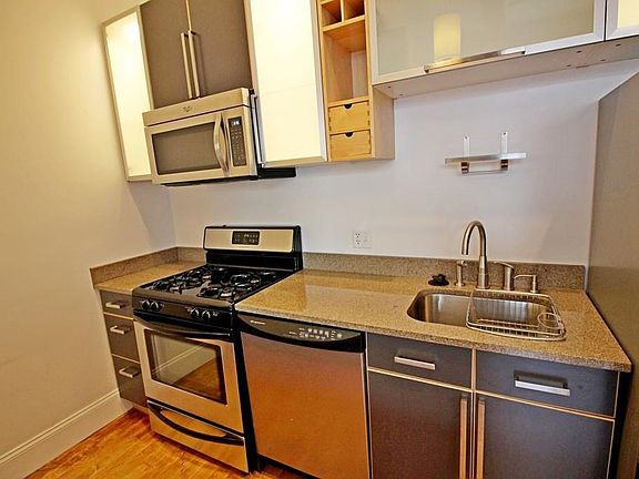 5th image of 281 Essex St #202