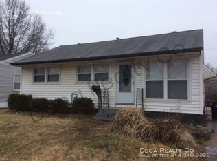 318 Midlothian Rd, Saint Louis, MO 63137