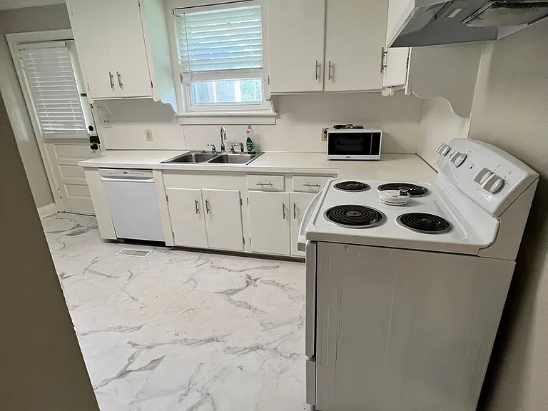 101 Clinton Dr — Photo 14