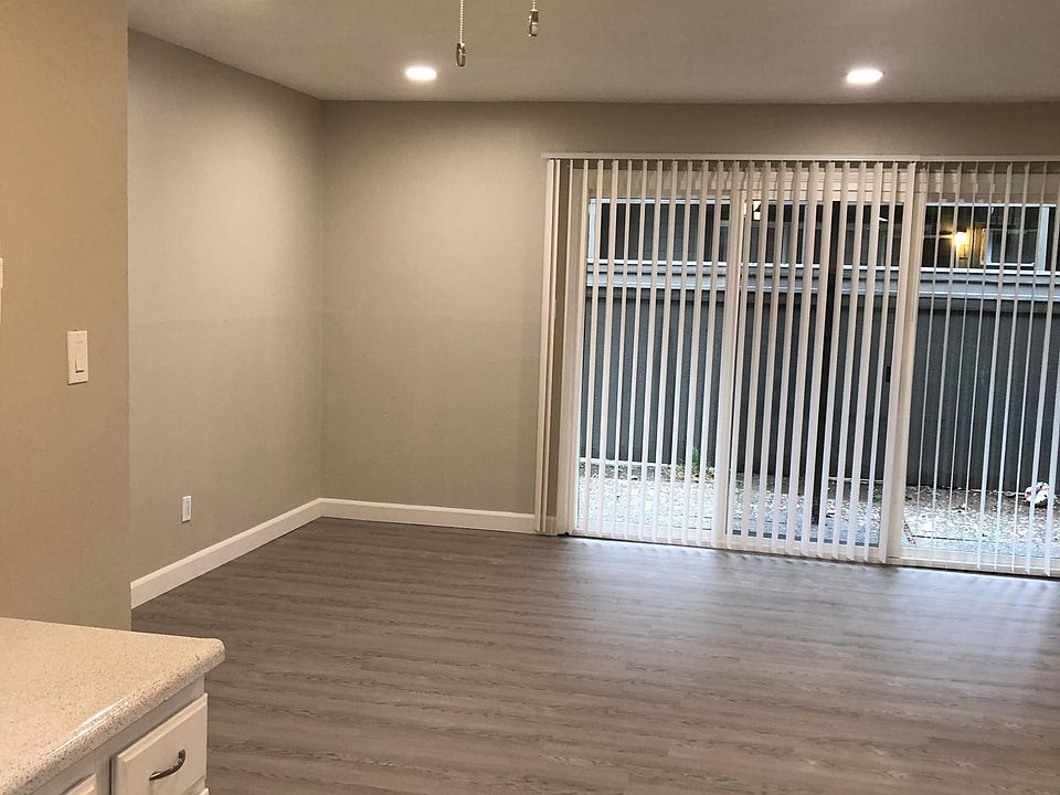 1st image of 4806 Myrtle Ave #25