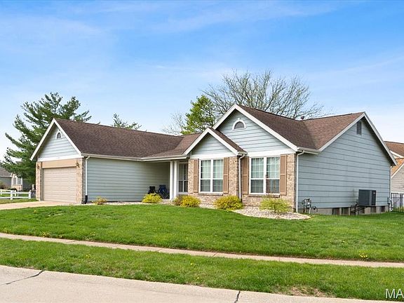 2nd image of 3903 Triple Crown Dr