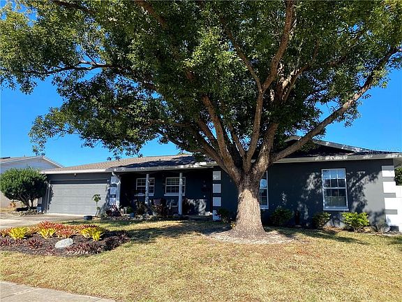 2nd image of 64 Carriage Hill Cir