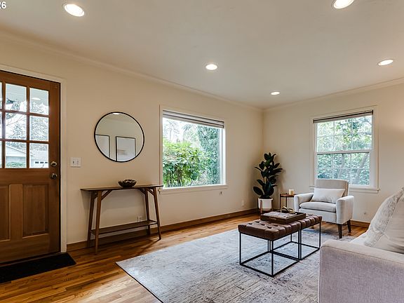 5th image of 1924 Friendly St