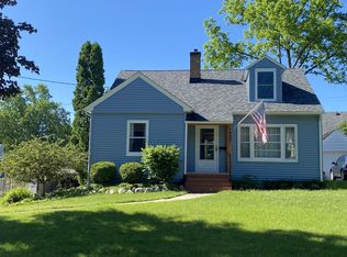 1007 Lisbon Ave, Hartland, WI 53029