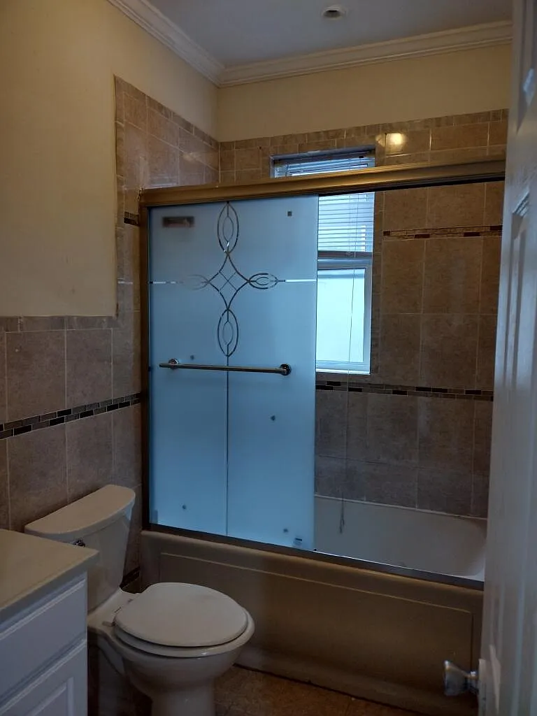 3 bed, 750 sqft, $3,350 — Photo 3