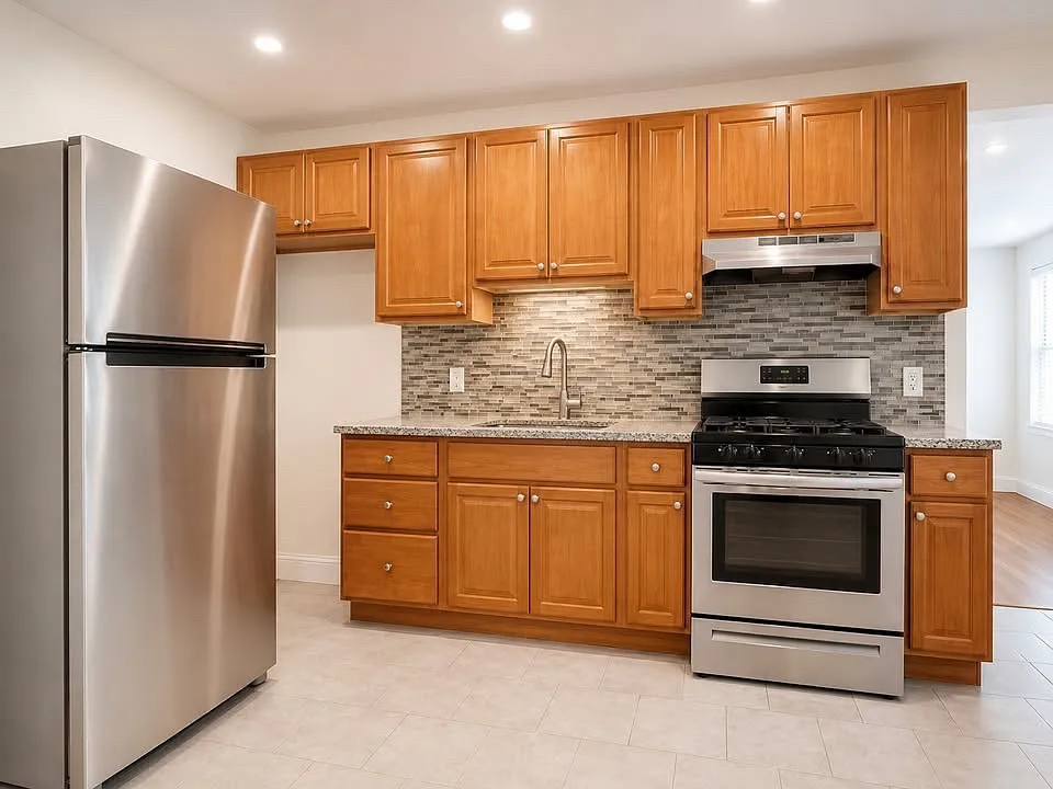 3 bed, $2,800 — Photo 1