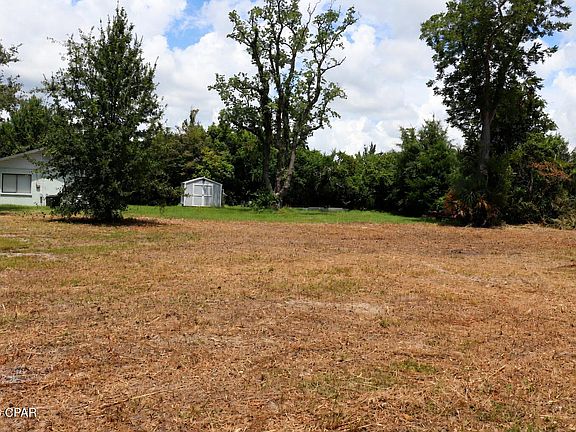 3rd image of 3030 Headland Ave