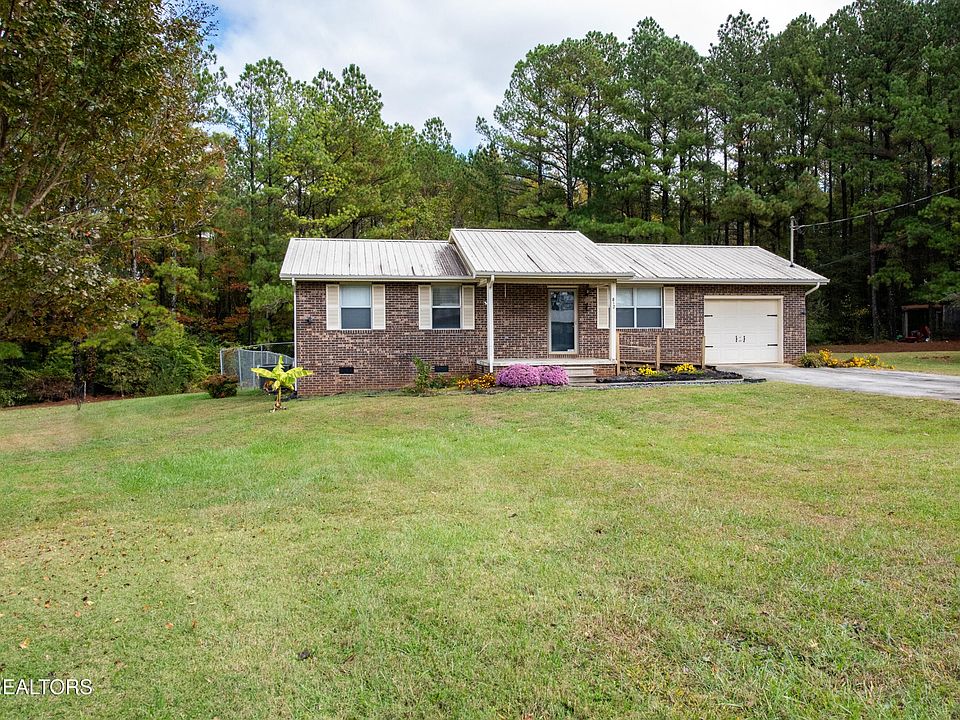 1st image of 812 Piney Hills Dr