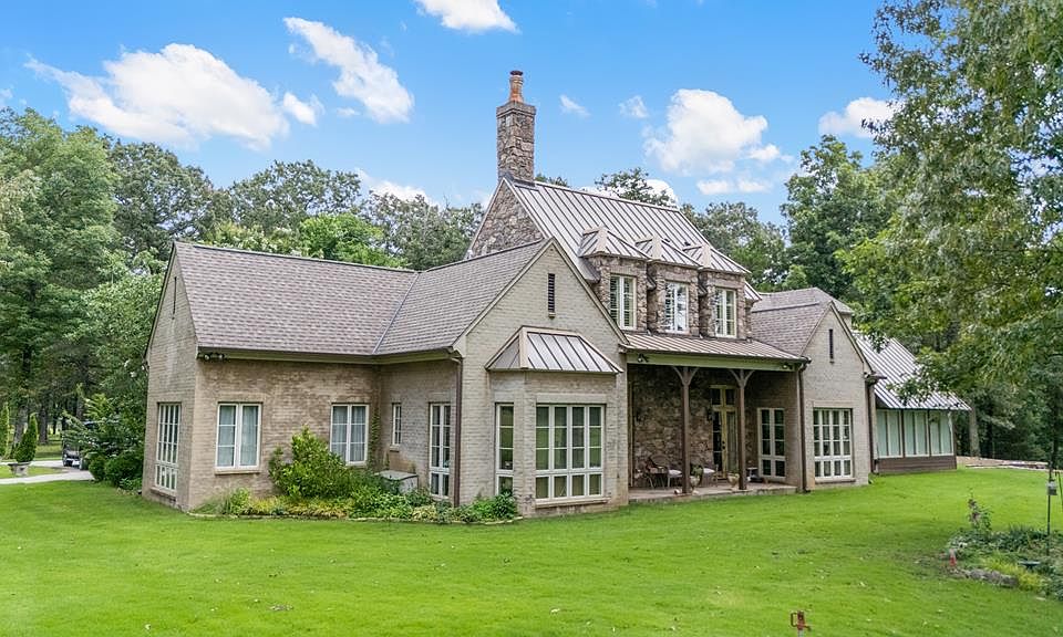 1st image of 891 Musgray Rd