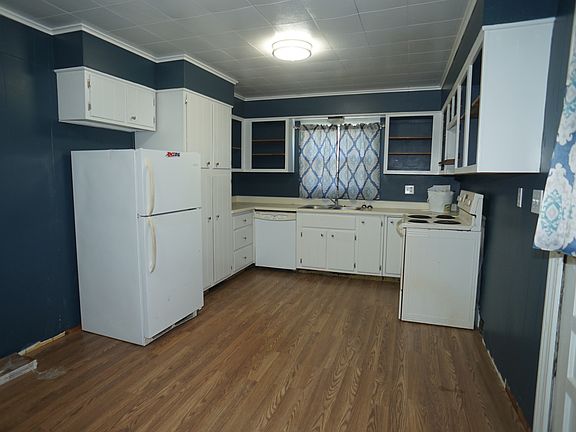 2nd image of 127 N Smith St