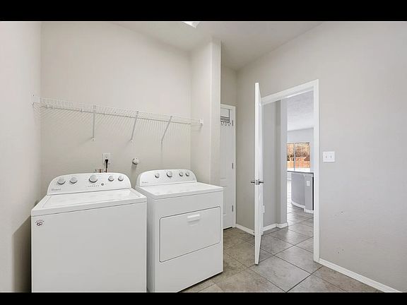 2nd image of 2201 Gandert Ave SE
