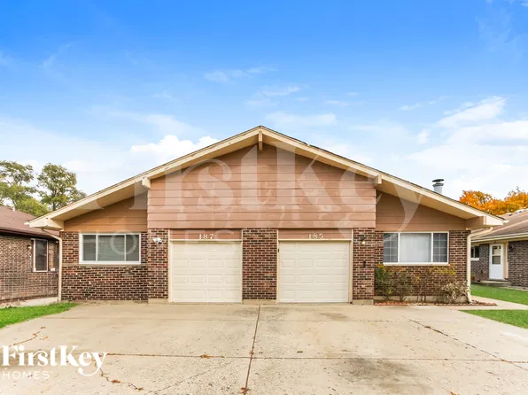 185 Paramount Dr, Wood Dale, IL 60191